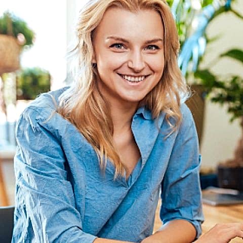 comfortable-office-and-woman-indoors-it-with-a-lap-2021-09-02-20-01-17-utc.jpg comfortable-office-and-woman-indoors-it-with-a-lap-2021-09-02-20-01-17-utc.jpg